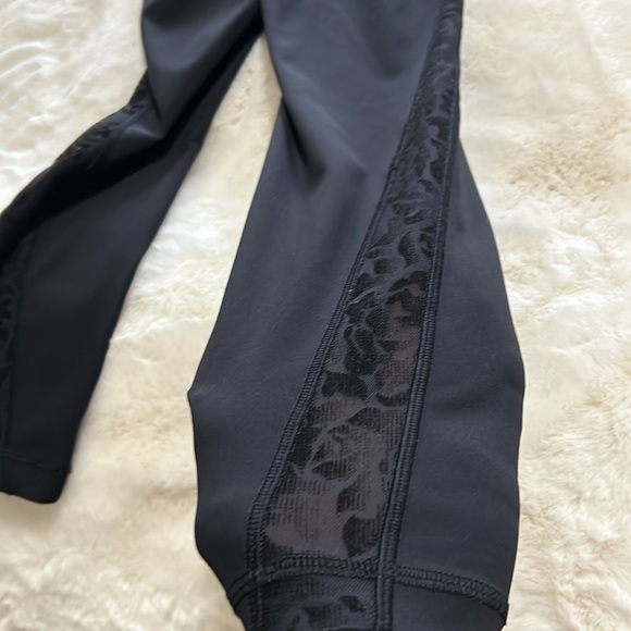 Lululemon Black Mesh Side Legging - Picture 7 of 12